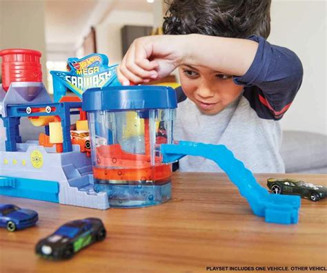 Игрален комплект Hot Wheels автомивка за промяна на цвета с количка асортимент КОМСЕД