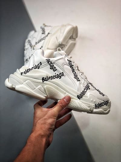 巴黎世家 Balenciaga Triple S 大字母弹幕 GDF档口 潮流干货