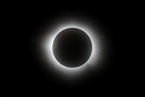 Eclipse solaire totale en Amérique du Nord des millions de personnes