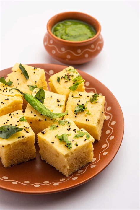 Treat Yourself With Homemade Dhokla, Follow This Easy Recipe | HerZindagi