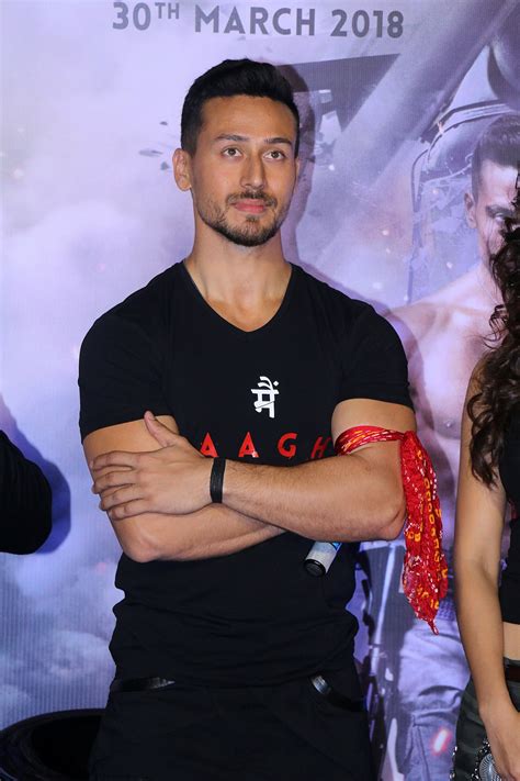 Tiger Shroff Images Baaghi 2 : Tiger shroff and disha patani visited gl ...