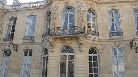 Which of the following is the official residence of the French Prime Minister? | QuizGriz