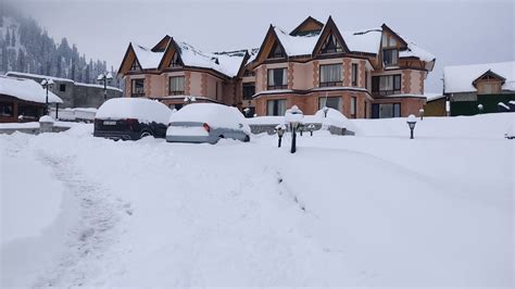 Gulmarg Sonamarg Receive Fresh Snowfall The Lucknow Journal