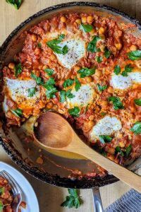 Easy Shakshuka With Chickpeas - walktoeat