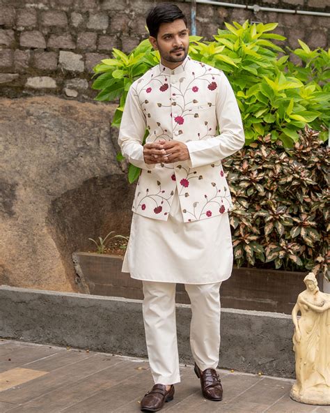 Red Floral Embroidered Nehru Jacket With Off White Kurta And Pyjama