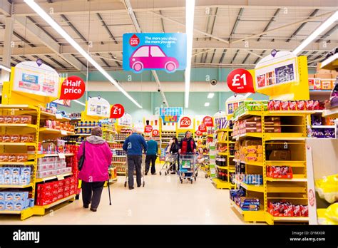 Supermarkt Gang Stockfotos Und Bilder Kaufen Alamy