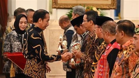 Pemprov DKI Raih TPID Award 2022 Dari Presiden Jokowi Di Istana Negara