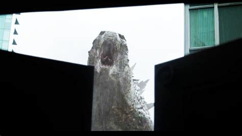 'Godzilla' makes Bryan Cranston really, really nervous in new trailer ...