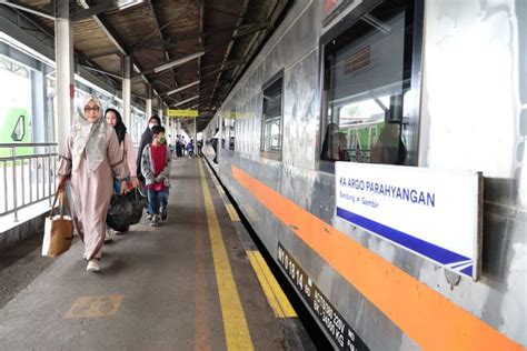 Urutan Stasiun Kereta Api Tertinggi Di Indonesia Gak Nyangka