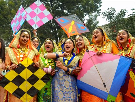 Lohri Celebrated With Traditional Fervour See Pics Photogallery Etimes