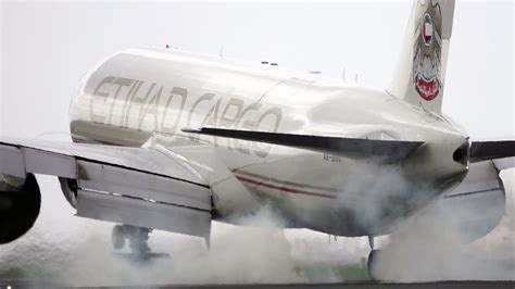 Extreme Hard Landings Storm 100 Kmh Winds At Amsterdam Airport