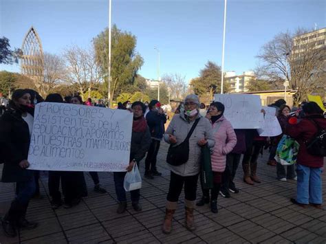 Manipuladoras De Alimentos En Osorno Inician Paro Indefinido Desde Este