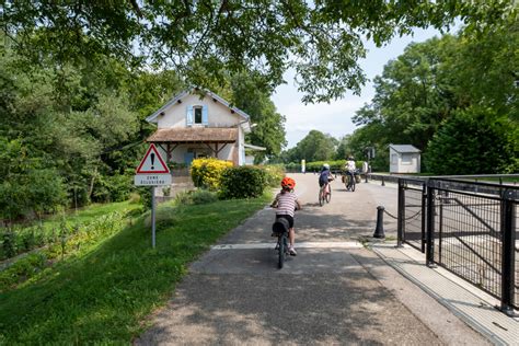 Les écluses sur l Eurovélo6 au bord du canal du Rhône au Rhin