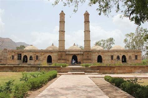 Champaner Pavagadh Archaelogical Park Tourism (2025) >Top Things To Do