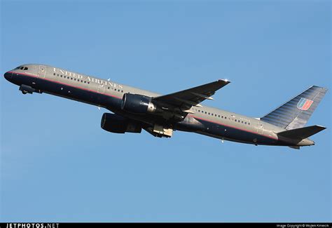 N574UA Boeing 757 222 United Airlines Wojtek Kmiecik JetPhotos