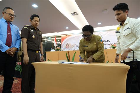 Cegah Pidana Korupsi Pemprov Papua Tengah Teken MoU Dengan Kejati