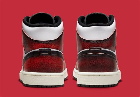 Air Jordan Mid Wear Away Chicago Shelflife