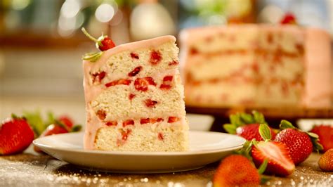 Strawberry Cake with Strawberry Frosting – The Ranch Table