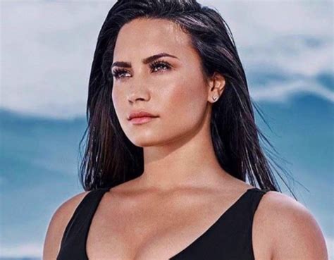 Vídeo Demi Lovato surpreende ao dar golpe de jiu jitsu em campeã mundial