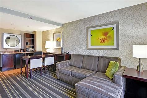 Embassy Suites By Hilton Savannah Airport