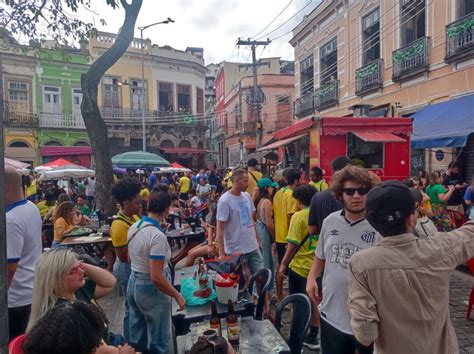 FOTOS Torcedores se reúnem no Rio para ver Brasil e Coreia pela Copa