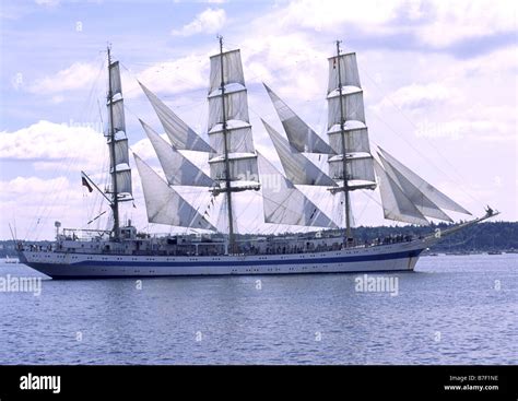 Russian Tall Ship MIR Stock Photo Alamy