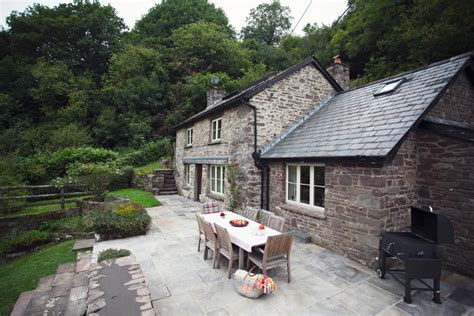 The most remote dog-friendly cottages in South Wales | Canine Cottages