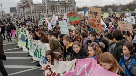 Kein Sitzenbleiben Wegen Fridays For Future Demos B Z Berlin