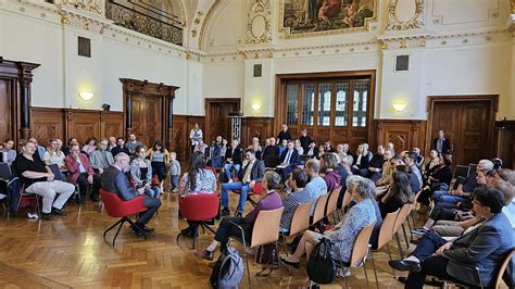 Diskussionsrunde Zum Tag Der Deutschen Einheit In Halle Und Dem