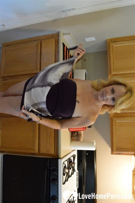 Mature Cunt Gets Fingered Until It Cums Pics XHamster