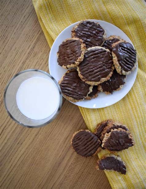 Chocolate Hobnob Recipe Recipe Chocolate Hobnobs Biscuit Recipes Uk Biscuit Recipe