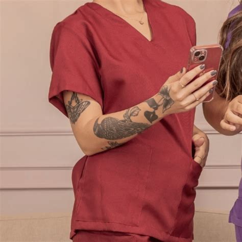 Blusa Lisa Bordo Conjuntos Cir Rgicos Scrubs Lisos Blusas Lisas Na