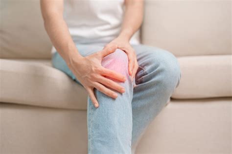 Managing Knee Pain Postpartum 5 Expert Tips For New Moms