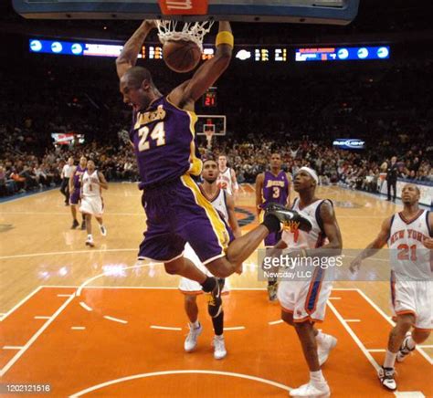 Kobe Bryant Vs Knicks Photos And Premium High Res Pictures Getty Images