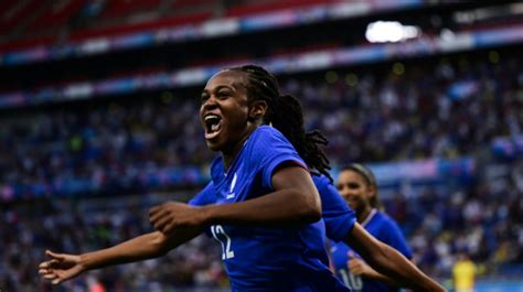 Berliner Tageszeitung Jo Foot Les Bleues S Imposent Dans La