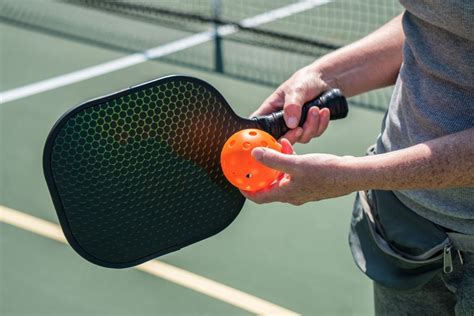 The Differences Between Lightweight and Heavyweight Pickleball Paddles ...