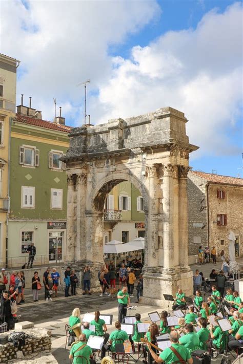 Arch Of The Sergii Pula Croatia Editorial Stock Image Image Of