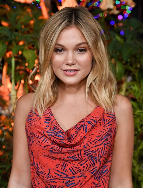 Starlet Arcade: Hot Olivia Holt