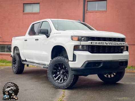 2019 Chevrolet Silverado White Fuel Off Road Blitz D675 Wheel Front