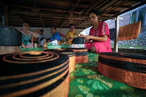 Songkok Recca Dari Bone Dari Sejarah Hingga Cara Membuatnya