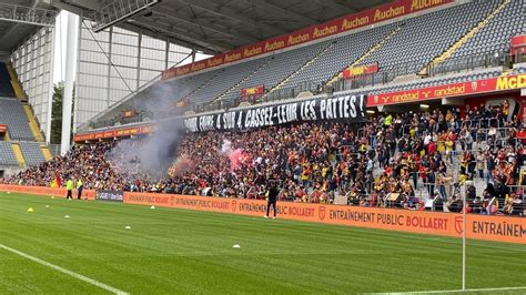 Losc Rc Lens L Ambiance De Feu Mise Par Les Supporters Lensois L