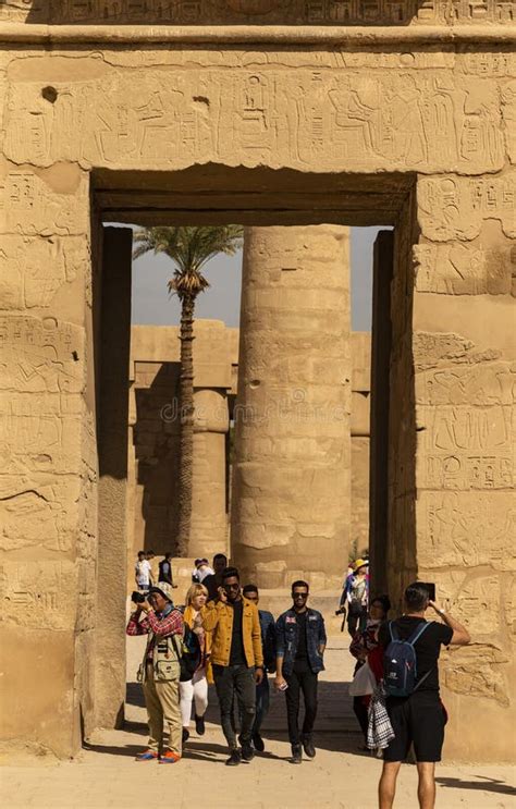 Complejo Del Templo De Karnak En Amunre Jeroglíficos Grabados En