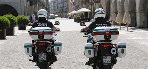 Tre Feriti In Uno Scontro Fra Quattro Auto A Madonna DellOlmo La Stampa