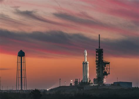 Le Vol Dessai Du Falcon Heavy De Spacex A été Un Incroyable Succès