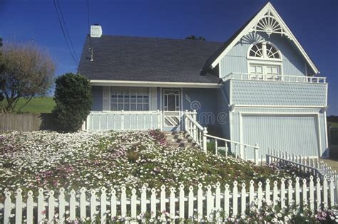 House with White Picket Fence Stock Image - Image of house, flowers ...