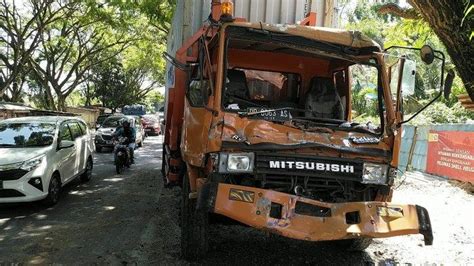 Kecelakaan Maut Tadi Pagi Satu Orang Tewas Truk Tronton Rem Blong