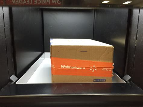 We tried Walmart’s massive online pickup tower - Business Insider