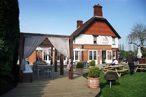 THE SWAN SALFORD, Milton Keynes - Menu, Prices & Restaurant Reviews ...