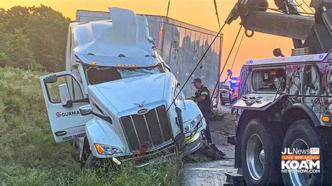 I 44 Tractor Trailer Overturns Traffic Delays Before Dawn Into