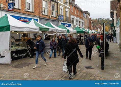 11062019 Winchester Hampshire Uk Shopper Walking Through A High